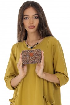 Colourful wallet Aimelia A0475 in Beige with a zip fastening