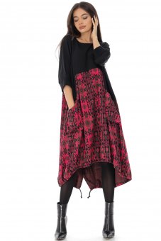 Oversized midi dress Aimelia DR4477 in Black/Cerise with two large pockets