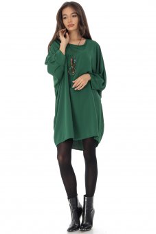 Oversized tunic Aimelia DR4473 in Green with a contrasting beaded necklace