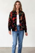 Jacheta neagra cu imprimeu floral exotic si inchidere cu fermoar Roh JR688